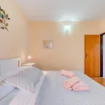 Jovi-relaxing, Fenced, Private, Heated Pool & View *