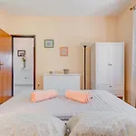 Jovi-relaxing, Fenced, Private, Heated Pool & View * Tugare