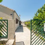 Vakantiehuis Jovi-relaxing, Fenced, Private, Heated Pool & View Tugare