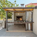 Jovi-relaxing, Fenced, Private, Heated Pool & View