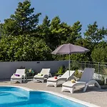 Jovi-relaxing, Fenced, Private, Heated Pool & View Vakantiehuis