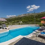 Jovi-relaxing, Fenced, Private, Heated Pool & View Vakantiehuis *