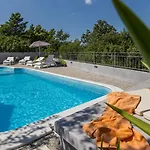 Jovi-relaxing, Fenced, Private, Heated Pool & View Vakantiehuis *