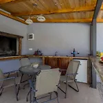 Jovi-relaxing, Fenced, Private, Heated Pool & View Vakantiehuis Tugare
