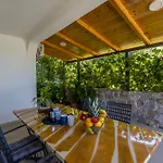 Jovi-relaxing, Fenced, Private, Heated Pool & View Tugare