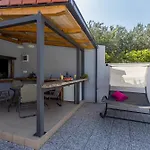 Jovi-relaxing, Fenced, Private, Heated Pool & View Vakantiehuis *
