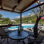 Vakantiehuis Jovi-relaxing, Fenced, Private, Heated Pool & View