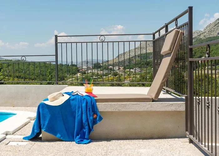 Jovi-relaxing, Fenced, Private, Heated Pool & View Nyaraló
