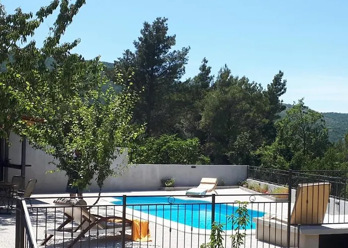 Jovi-relaxing, Fenced, Private, Heated Pool & View Nyaraló *