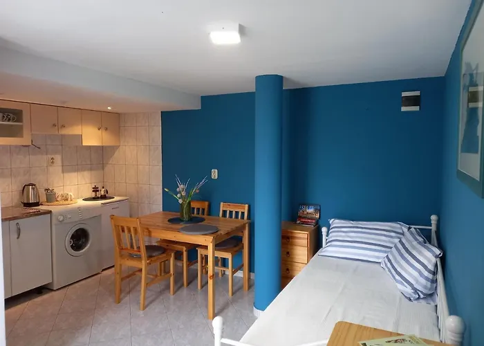 Jovi-relaxing, Fenced, Private, Heated Pool & View *