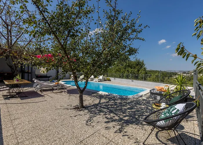 Nyaraló Jovi-relaxing, Fenced, Private, Heated Pool & View Tugare