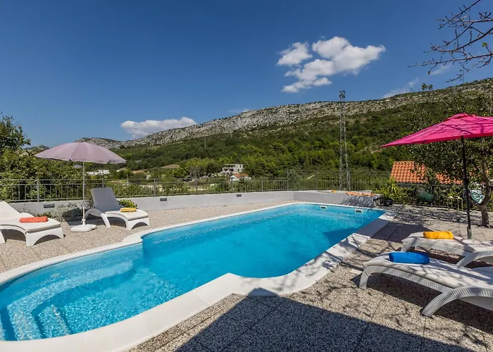 Jovi-relaxing, Fenced, Private, Heated Pool & View Nyaraló *