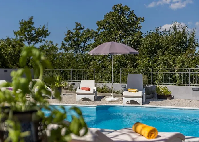 Jovi-relaxing, Fenced, Private, Heated Pool & View Nyaraló