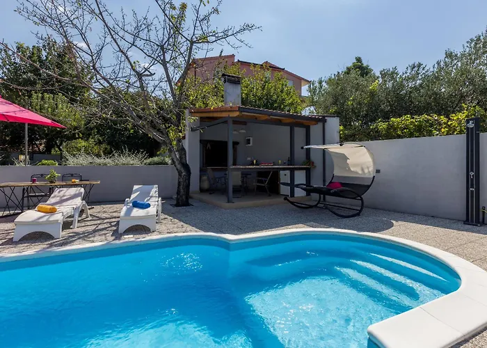 Nyaraló Jovi-relaxing, Fenced, Private, Heated Pool & View Tugare